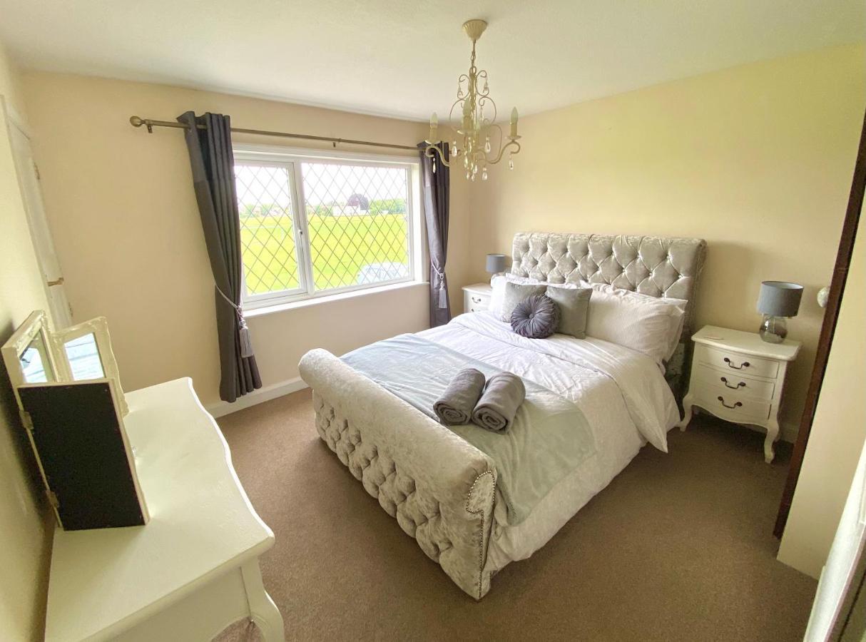 Cosy Cottage Great Bentley Near Station And Shops 외부 사진