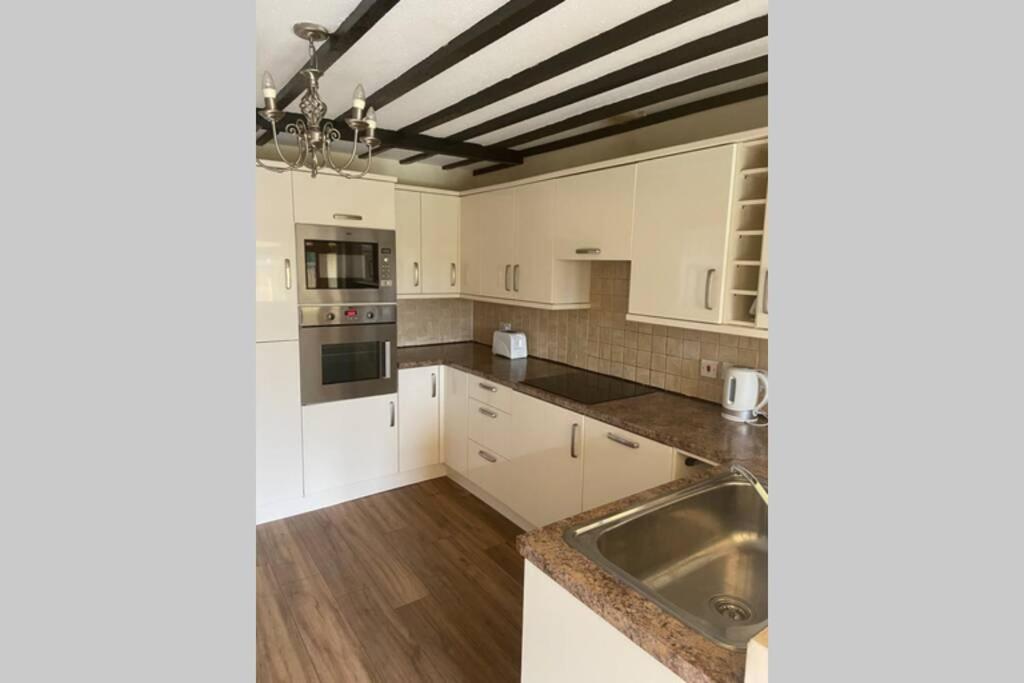 Cosy Cottage Great Bentley Near Station And Shops 외부 사진