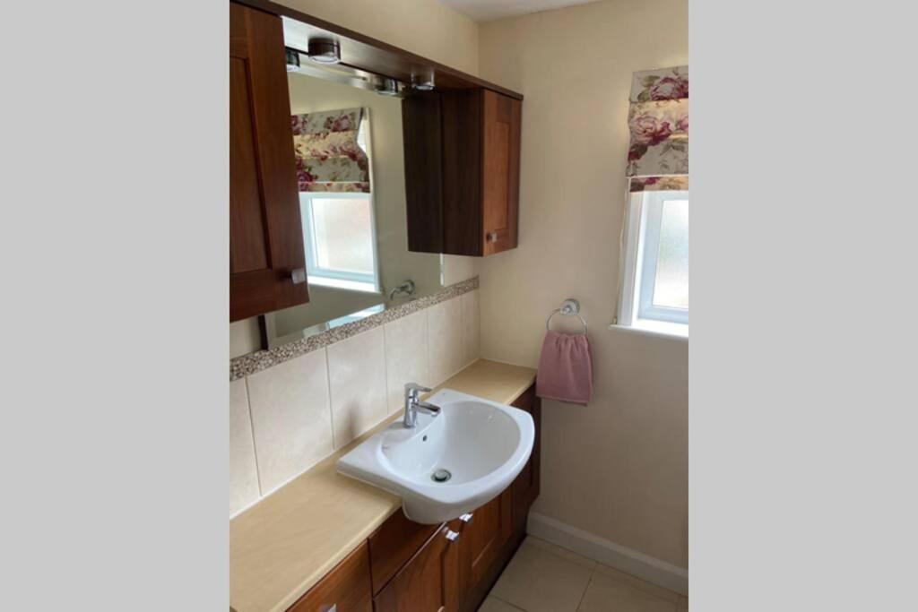 Cosy Cottage Great Bentley Near Station And Shops 외부 사진