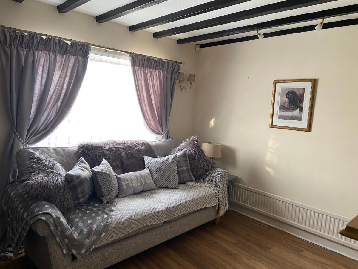 Cosy Cottage Great Bentley Near Station And Shops 외부 사진